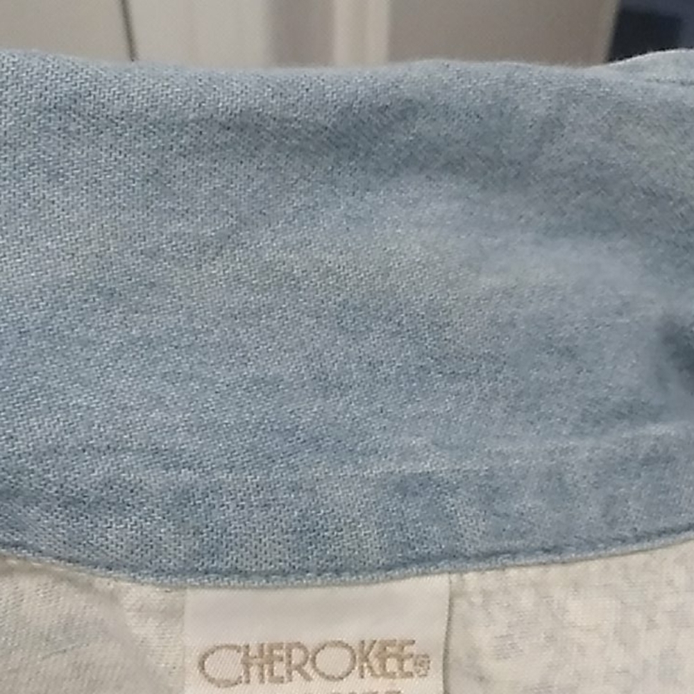 Cherokee 18 W Zippered Flowered Shirt - Picture 9 of 9